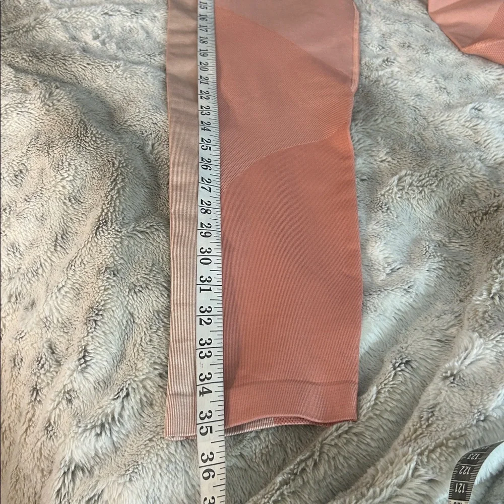 Lululemon Ebb to train Abstract Coral and Beige Leggings - Picture 12 of 14